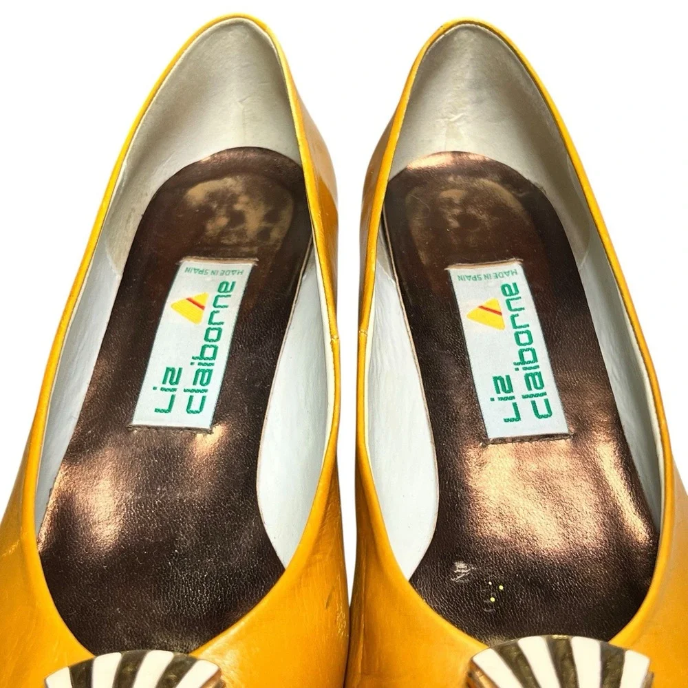 Vtg Mustard Yellow Leather Pumps Sz‎ 9.5 M Art Deco Shell Detail 2.5
